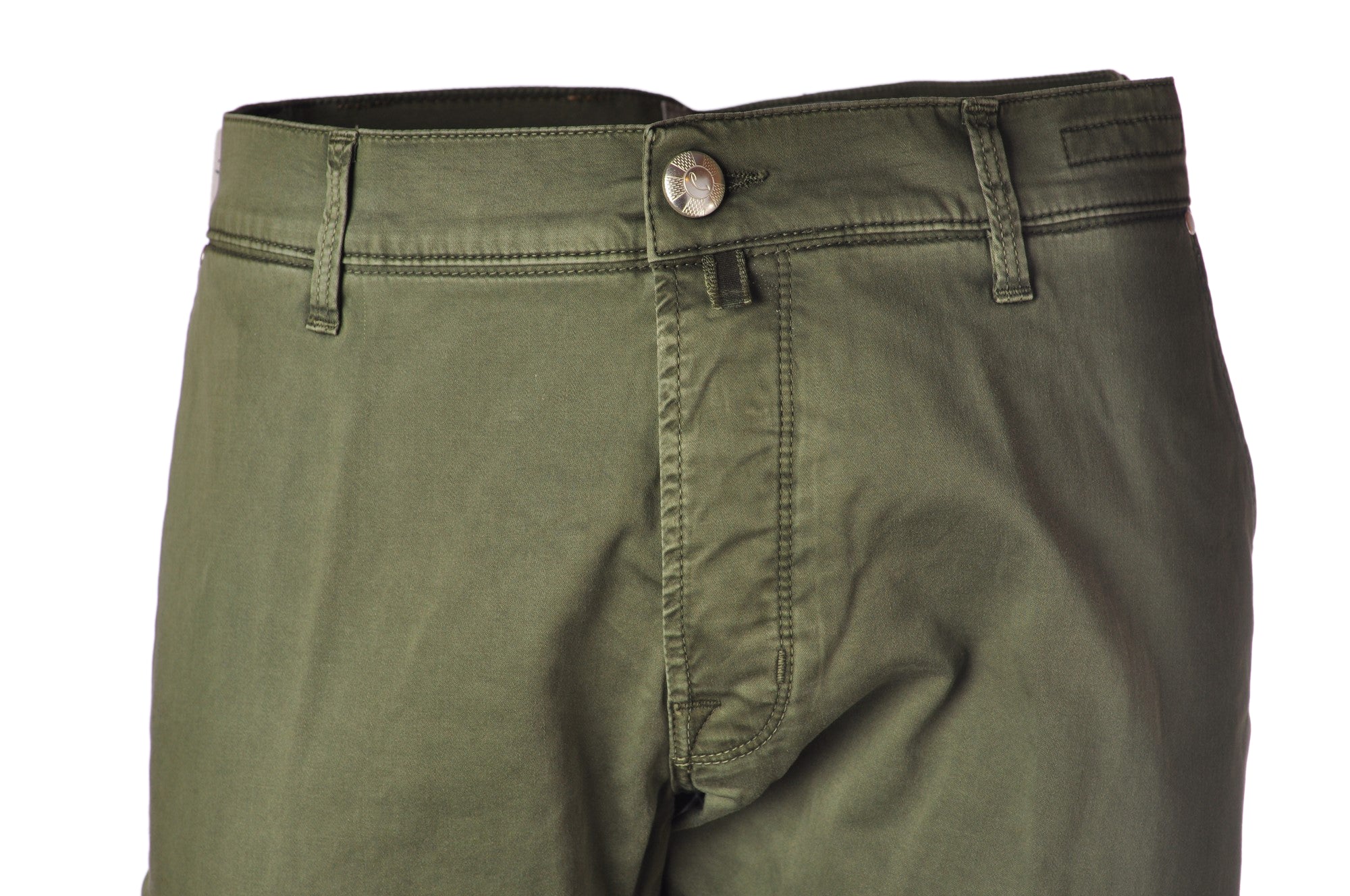 Close-up della salpa in cavallino del pantalone slim kaki Jacob Cohen