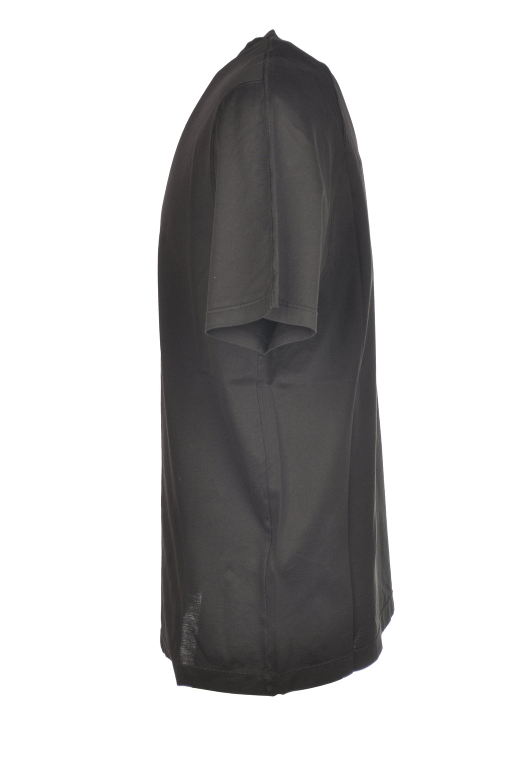 t-shirt nero nan vista frontale Scritta con dettagli chiari