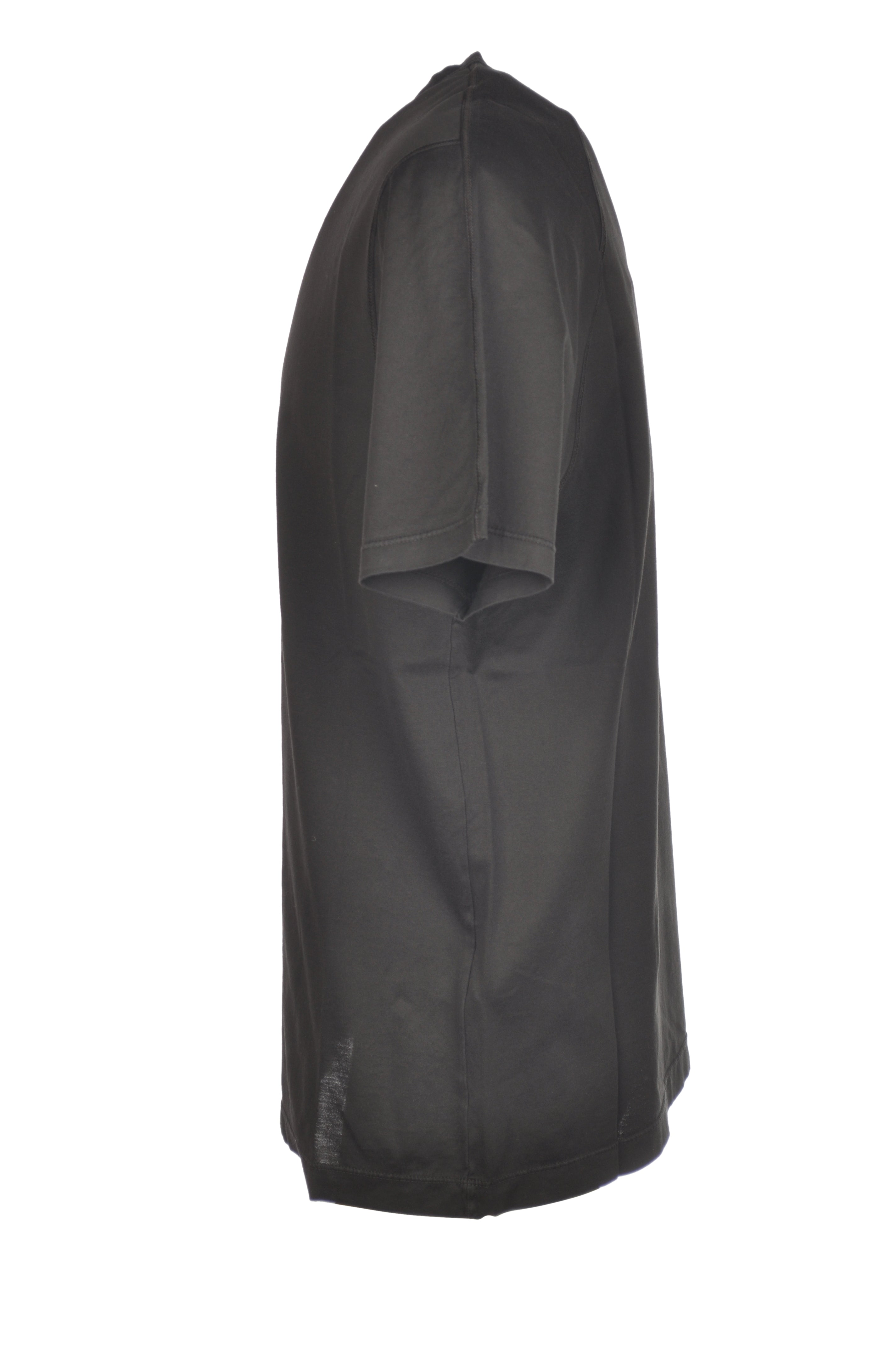 t-shirt nero nan vista frontale Scritta con dettagli chiari