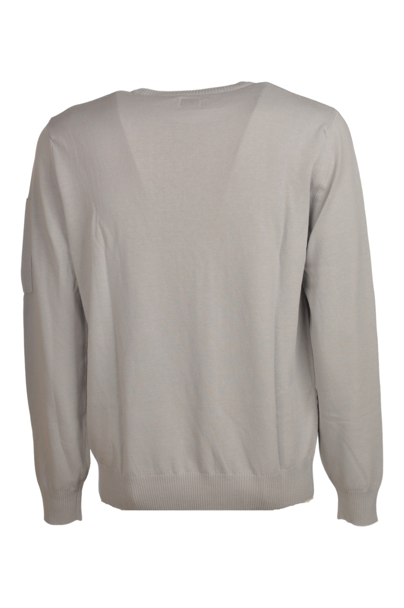Maglia girocollo vista da dietro, maglia girocollo grigio perla taschino con lente taschino C.P. Company da uomo in cotone