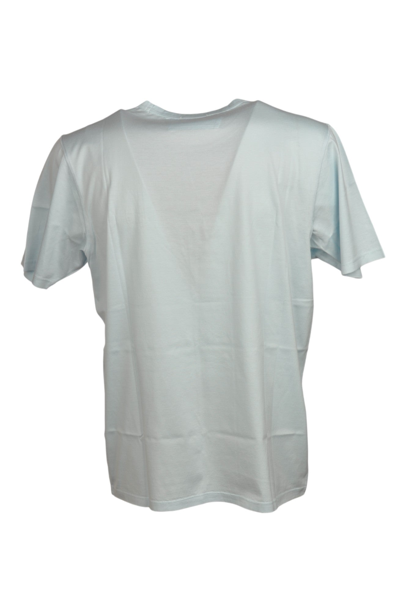 Dettaglio logo ricamato su t-shirt celeste nan logo ricamato logo Ricamato