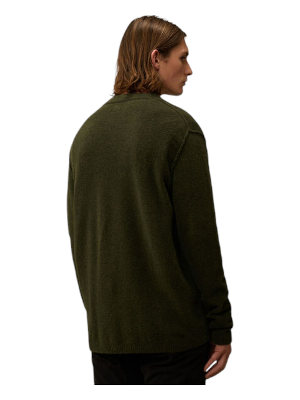 Vista da dietro, modello con cardigan muschio taschino con lente taschino C.P. Company da uomo in lana