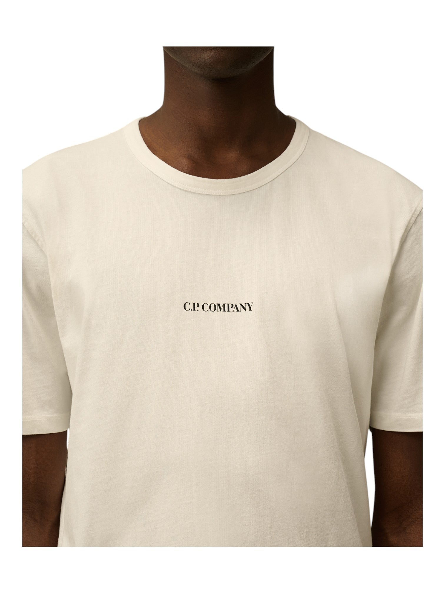 Dettaglio logo su t-shirt bianco nan logo Stampa cotone mercerizzato