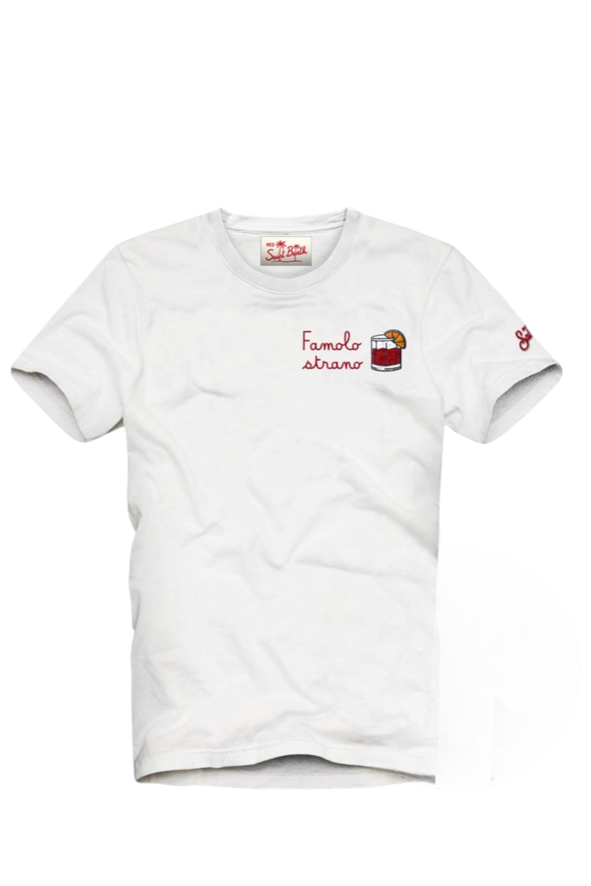 T-shirt su sfondo neutro da dietro t-shirt bianco scritta “Famolo Strano” Saint Barth cotone