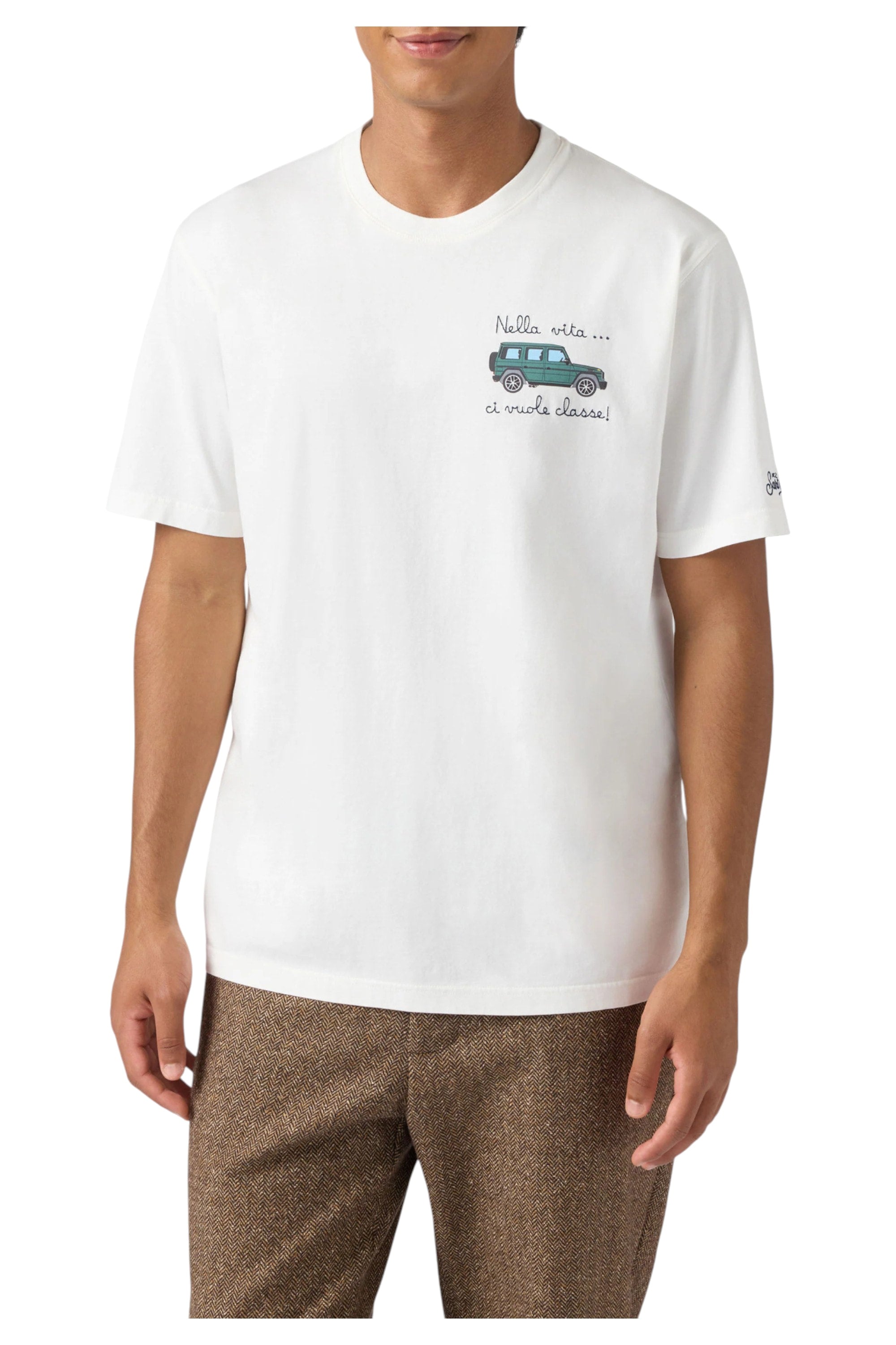 T-shirt su sfondo neutro frontale t-shirt bianco scritta “Nella Vita.. Ci vuole” Saint Barth cotone