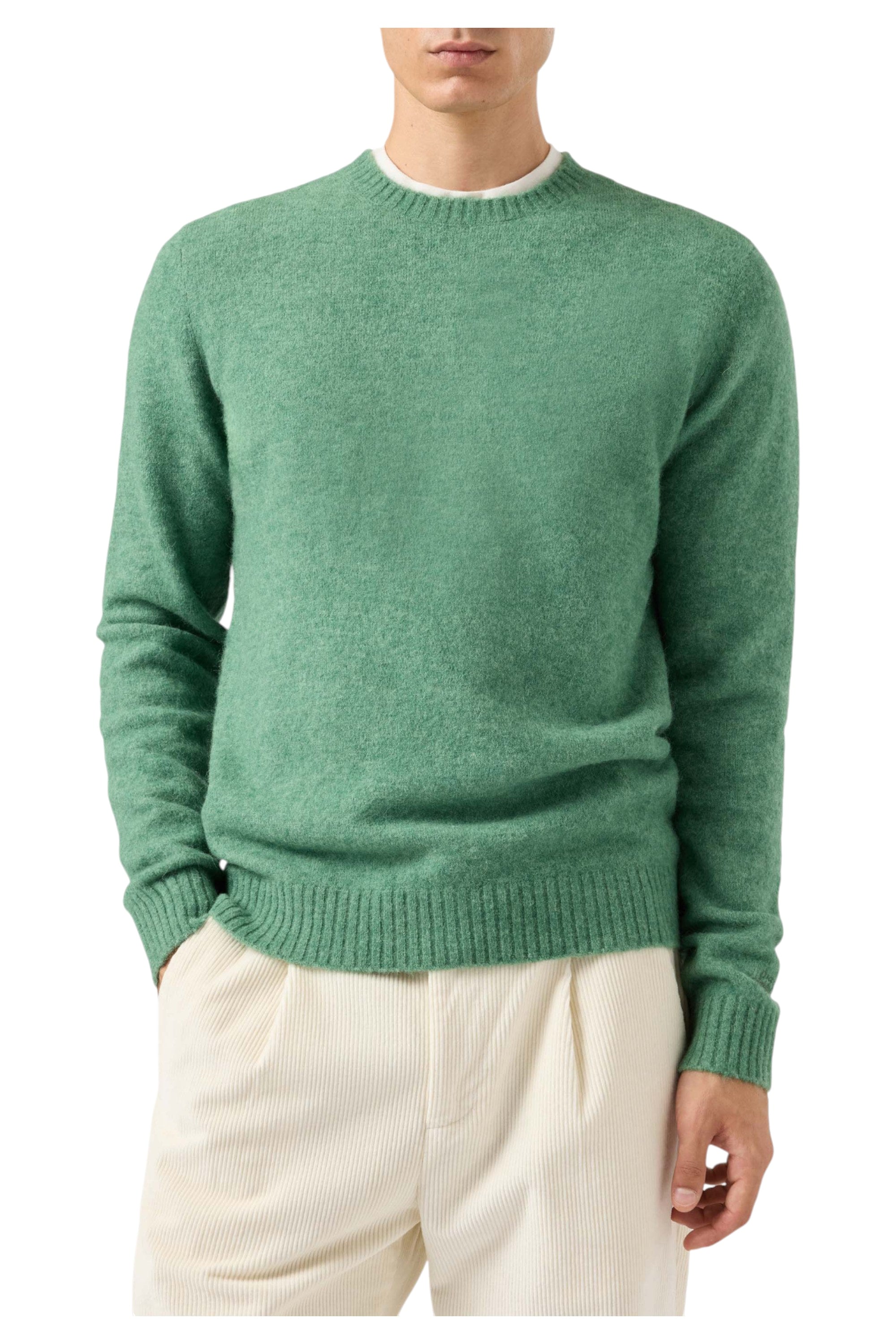 Dettaglio ravvicinato girocollo verdemela Saint Barth Regent in alpaca stretch