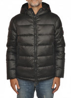 vista del piumino nero con nylon ripstop Peuterey in nylon ripstop