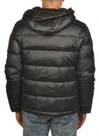 vista del piumino nero con nylon ripstop Peuterey in nylon ripstop