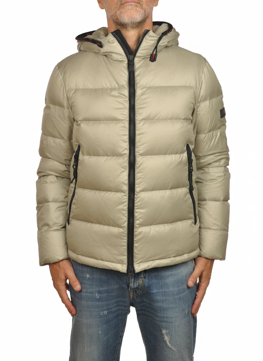 vista del piumino grigio con nylon ripstop Peuterey in nylon ripstop