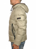 vista del piumino grigio con nylon ripstop Peuterey in nylon ripstop