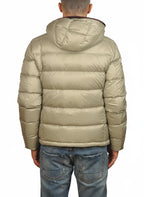 vista del piumino grigio con nylon ripstop Peuterey in nylon ripstop