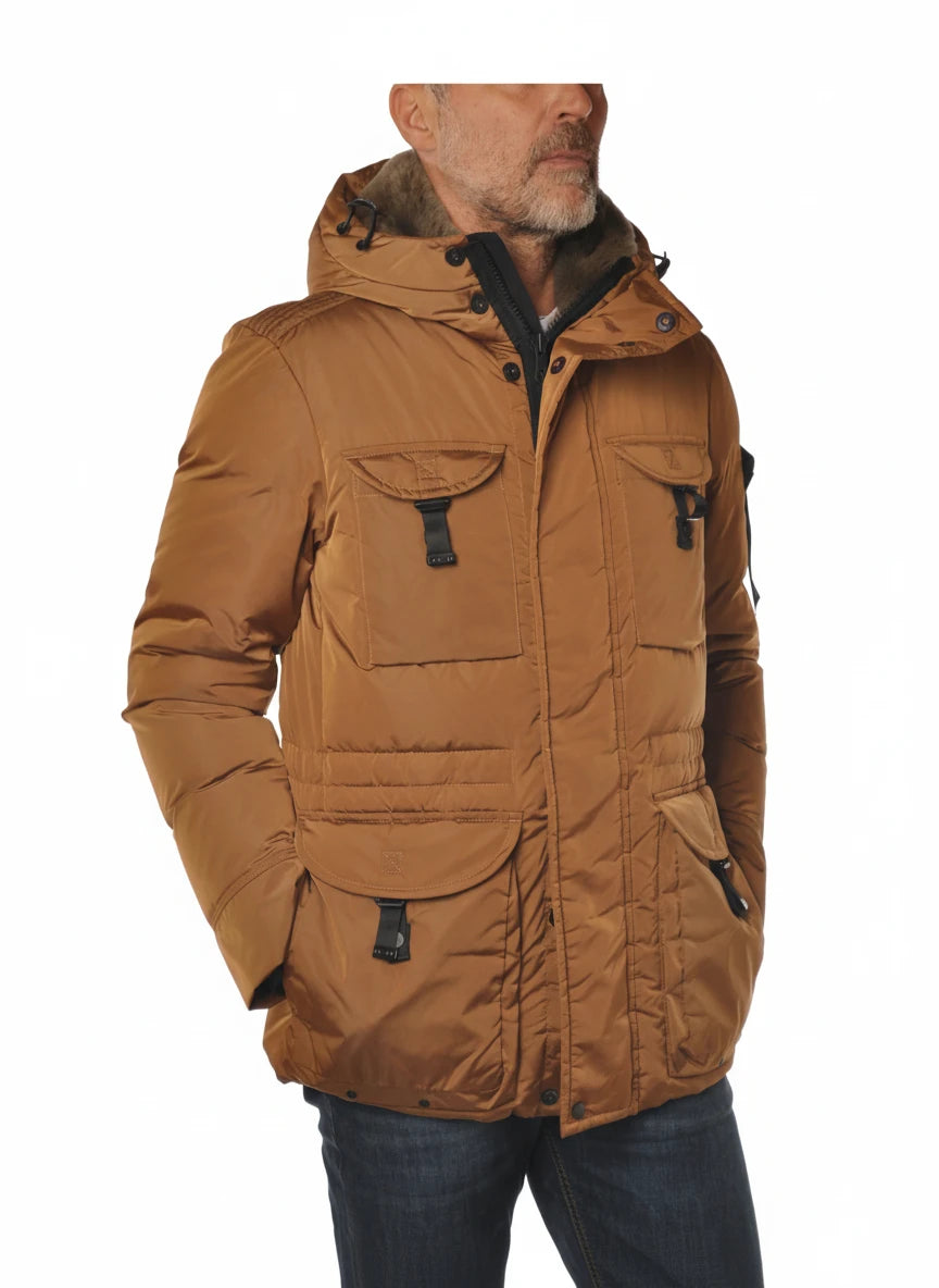 vista del piumino 3/4 cammello con quattro tasche Peuterey in piuma