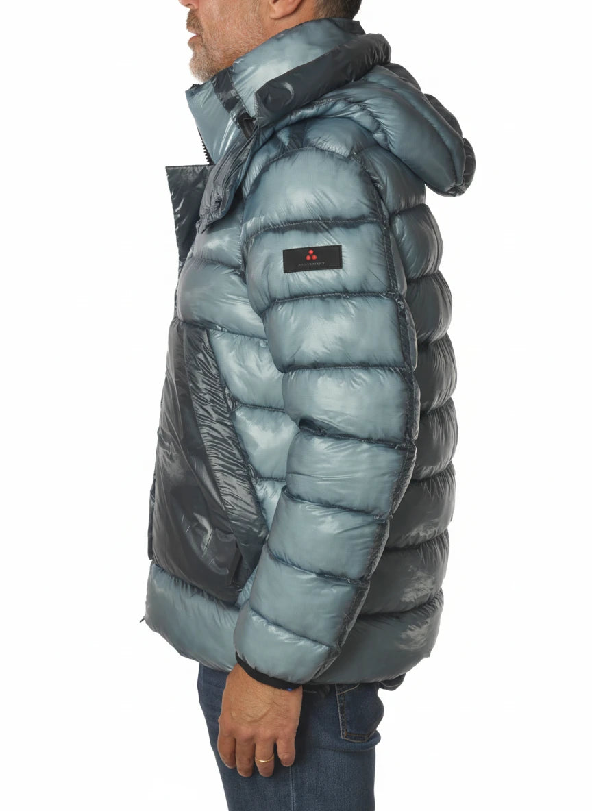 vista del piumino corto celeste con dritto Peuterey in ripstop primaloft riciclato