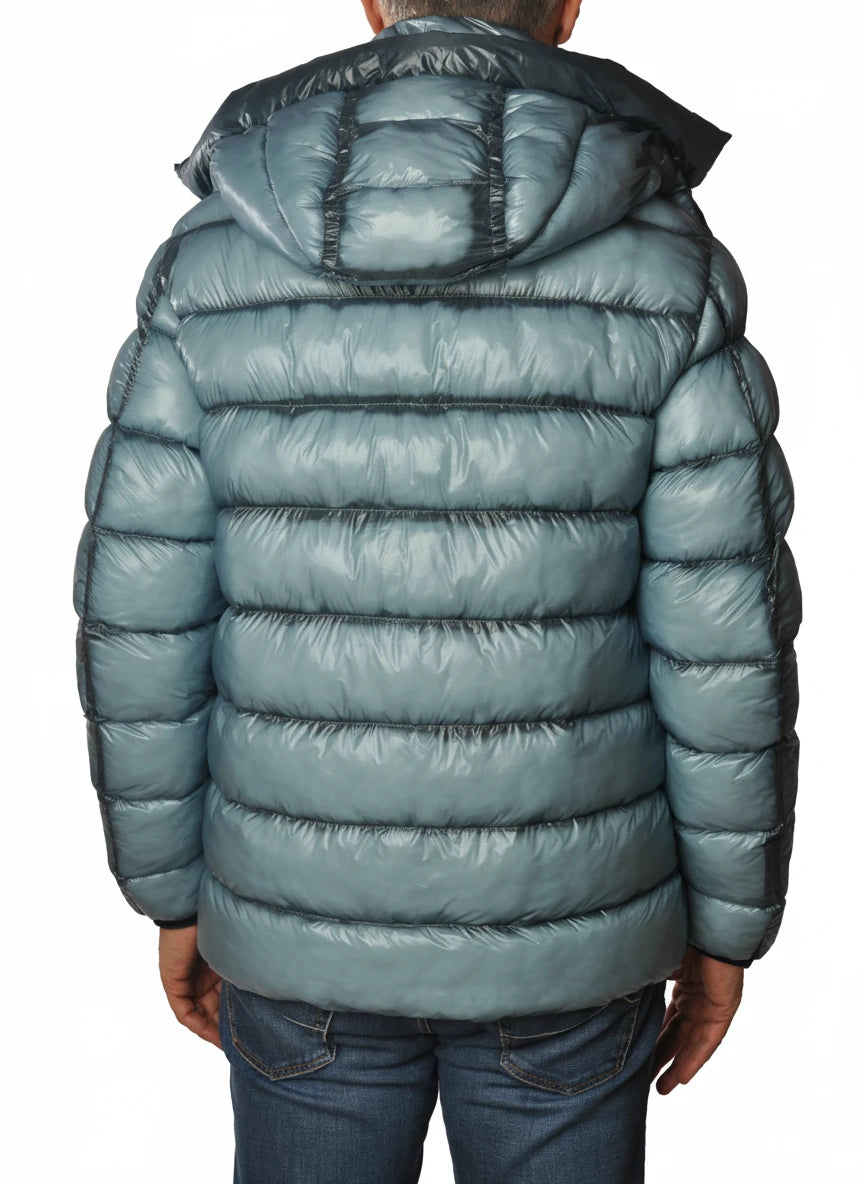 vista a 45° frontale del piumino corto celeste con dritto Peuterey in ripstop primaloft riciclato