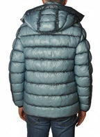vista a 45° frontale del piumino corto celeste con dritto Peuterey in ripstop primaloft riciclato