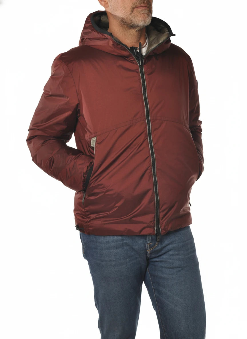 vista del giubbotto reversibile bordò con collo in piedi Peuterey in primaloft