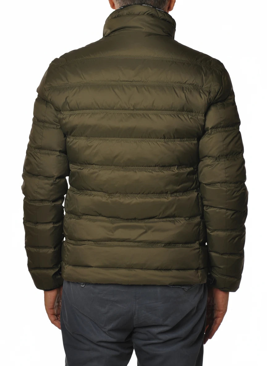 vista del giubbotto verde con collo in piedi Peuterey in piuma d'oca