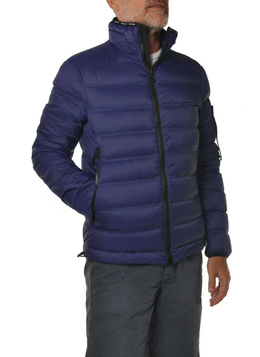 vista del giubbotto royal con collo in piedi Peuterey in piuma d'oca