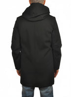 Dettaglio tessuto del parka Peuterey tessuto tecnico nero con cappuccio