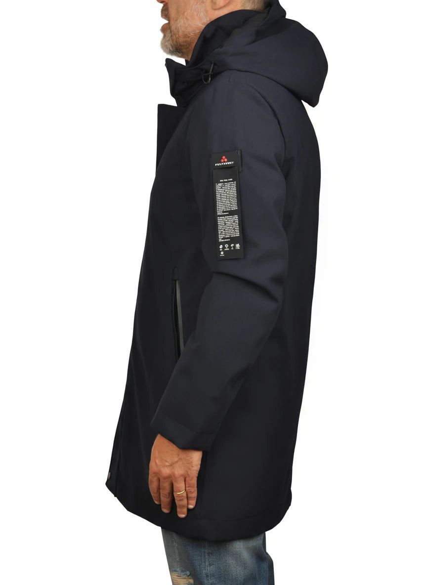 Dettaglio tasche e zip del parka Peuterey tessuto tecnico blu