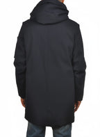 Dettaglio tessuto del parka Peuterey tessuto tecnico blu con cappuccio