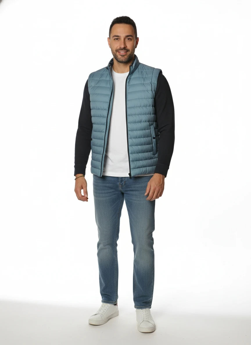 vista frontale del gilet cartazucchero con senza maniche Peuterey in fibra sintetica