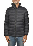 vista del piumino blu con sotto vita Peuterey in piuma con collo estraibile