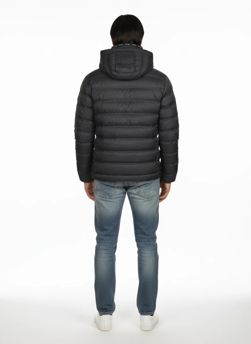 vista posteriore del piumino blu con cappuccio estraibile Peuterey in piuma
