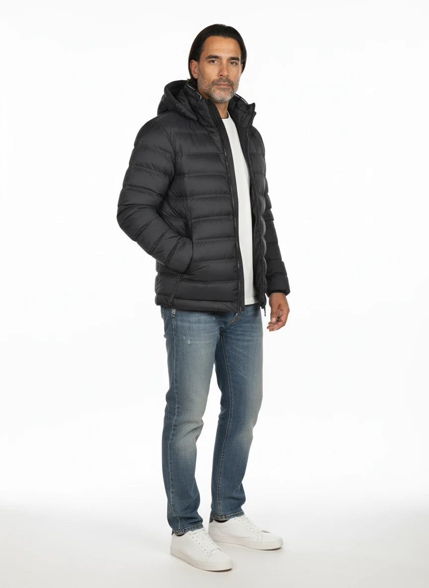 vista a 45° frontale del piumino blu con cappuccio estraibile Peuterey in piuma