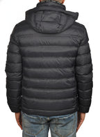 vista del piumino blu con cappuccio estraibile Peuterey in piuma