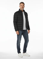 vista a 45° frontale del piumino corto blu con avvitato Peuterey in tessuto stretch