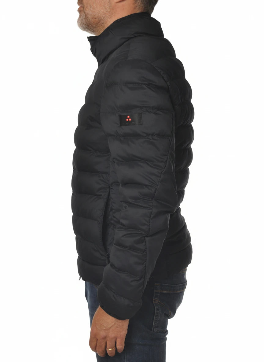 vista del piumino corto blu con avvitato Peuterey in tessuto stretch