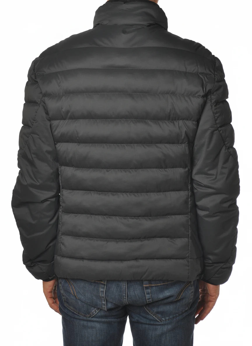 vista del piumino corto grigio con avvitato Peuterey in tessuto stretch