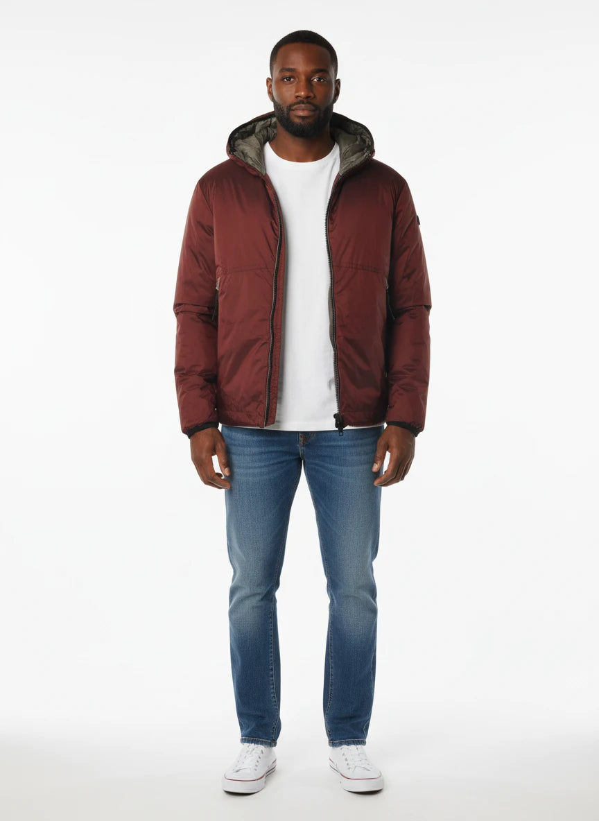 vista frontale del giubbotto reversibile bordò con collo in piedi Peuterey in primaloft