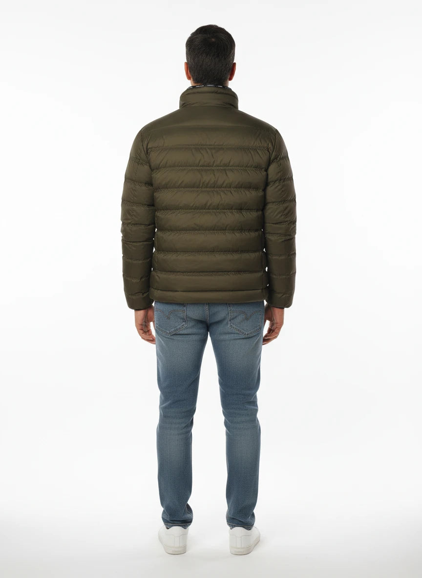 vista posteriore del giubbotto verde con collo in piedi Peuterey in piuma d'oca