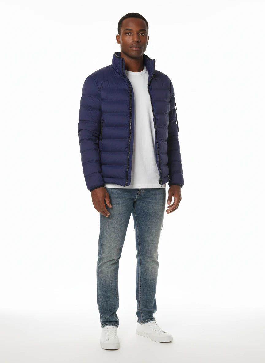 vista a 45° frontale del giubbotto royal con collo in piedi Peuterey in piuma d'oca