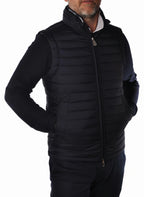 vista del gilet piumino blu con impunture orizzontali Peuterey in piumino