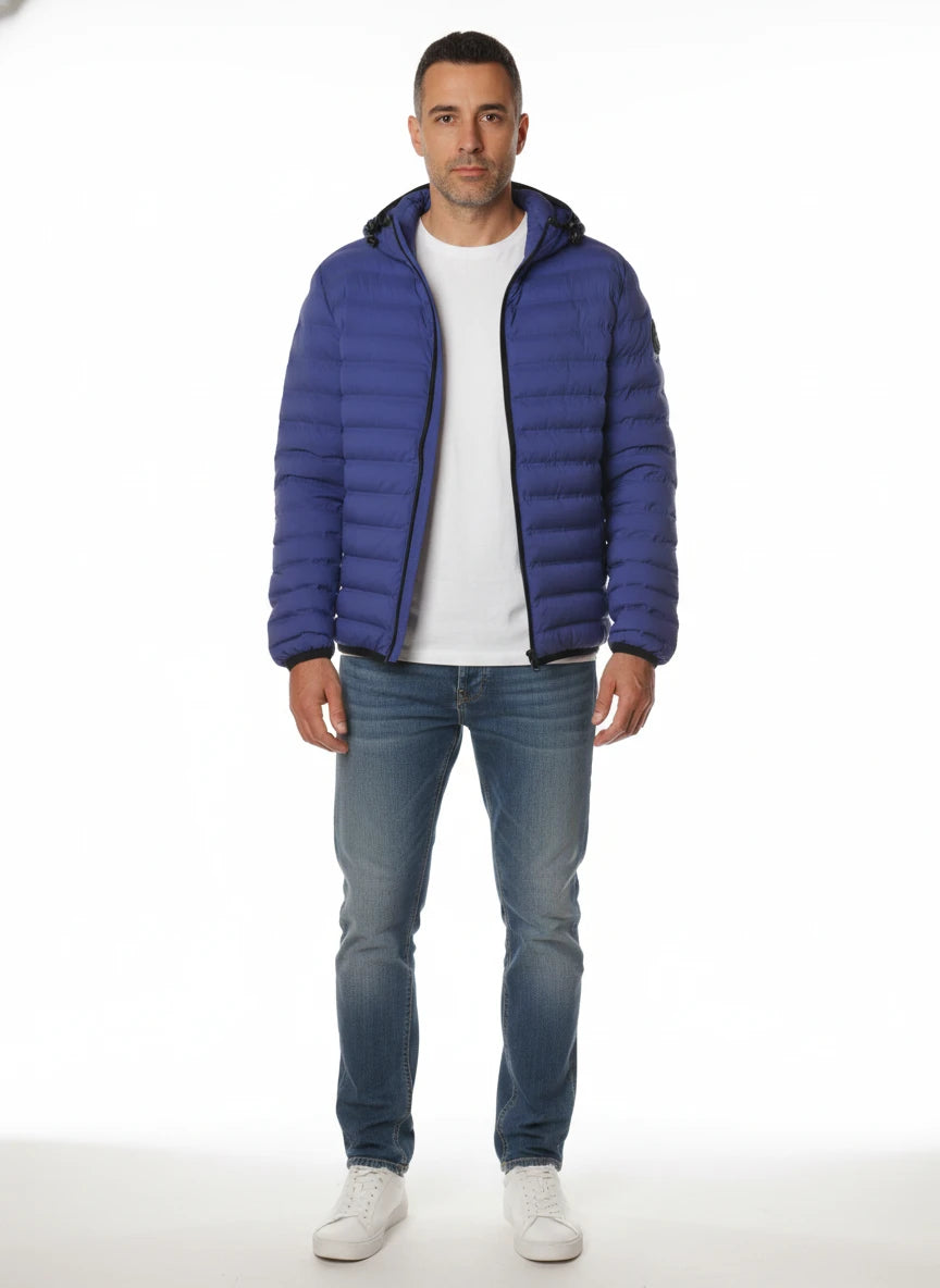 vista frontale del piumino corto royal con zip termosaldate Peuterey in tessuto tecnico