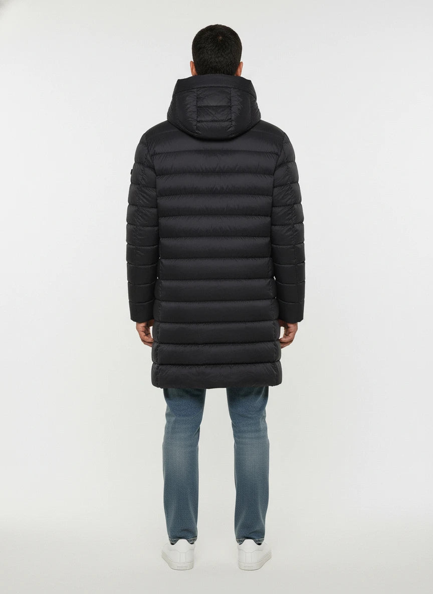 vista posteriore del piumino blu con canali stretti Peuterey in nylon riciclato