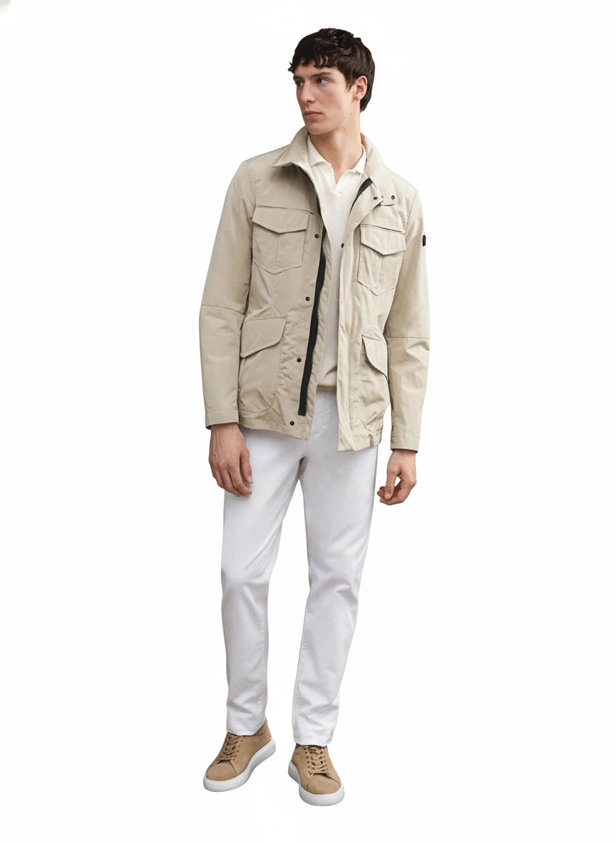 Vista frontale del field jacket Peuterey pelle scamosciata beige