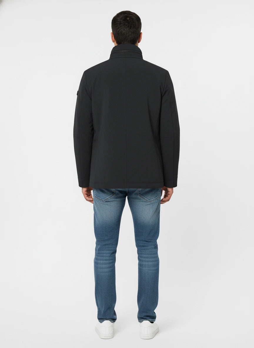 Vista da dietro del field jacket Peuterey nylon nero con cappuccio