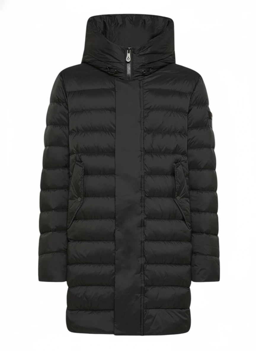 Vista frontale del piumino Peuterey pelle scamosciata nero con cappuccio