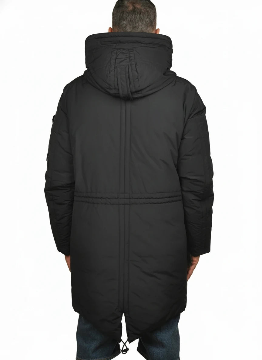 Dettaglio tasche e zip del giubbotto Peuterey piuma blu con cappuccio