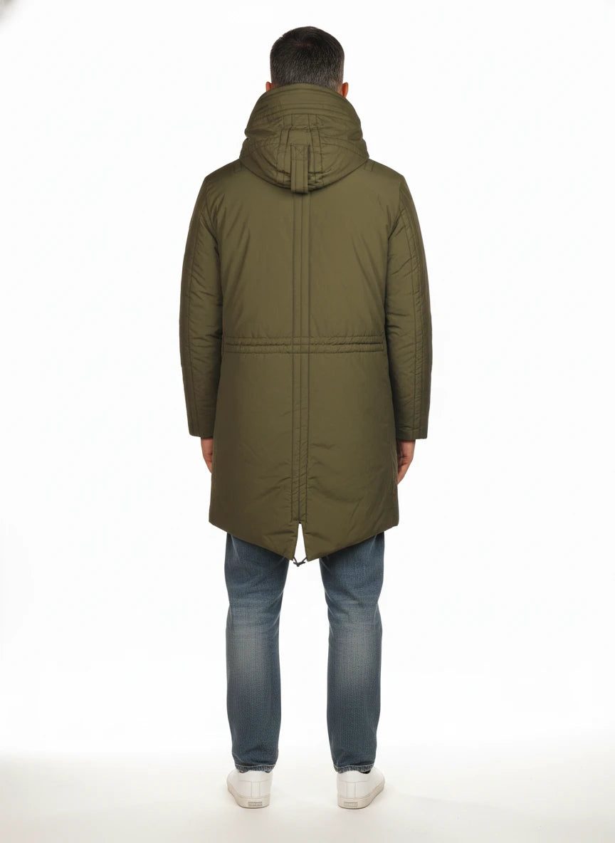 Vista da dietro del giubbotto Peuterey piuma verde con cappuccio