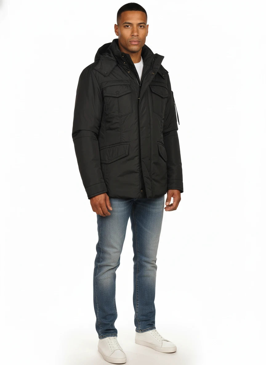 Modello a 45 gradi con field jacket Peuterey pelle scamosciata nero