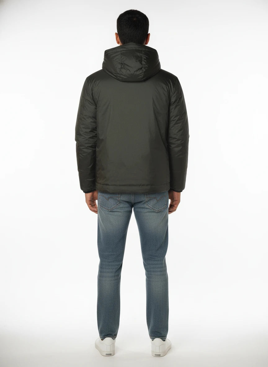 Vista da dietro del giubbotto Peuterey tessuto tecnico verde