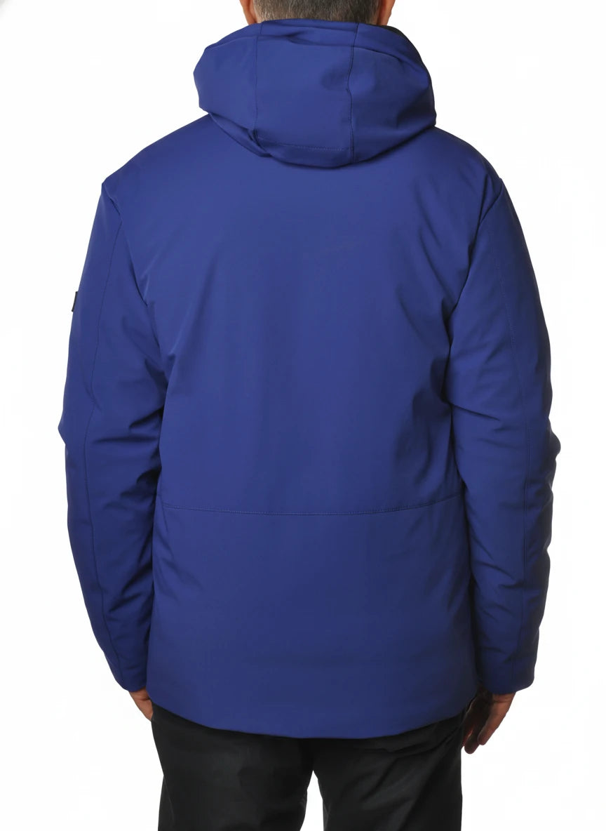 Dettaglio tessuto del giubbotto Peuterey tessuto tecnico royal