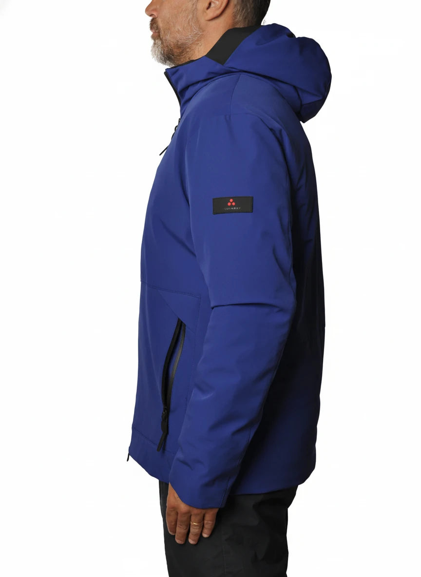 Dettaglio tasche e zip del giubbotto Peuterey tessuto tecnico royal