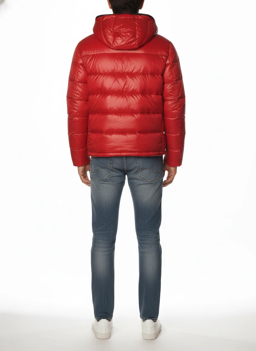 Vista da dietro del bomber Peuterey piuma rosso con cappuccio