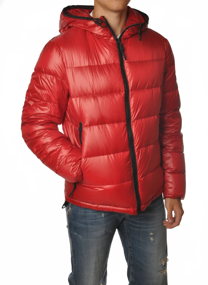 Vista posteriore del bomber Peuterey piuma rosso con cappuccio